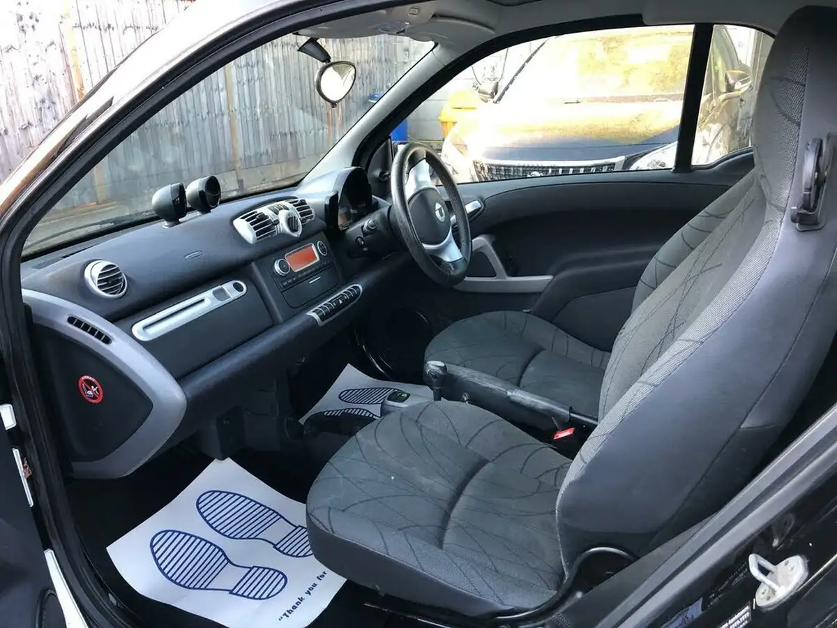 2013-smart-fortwo-10-edition-21-coupe-big-9