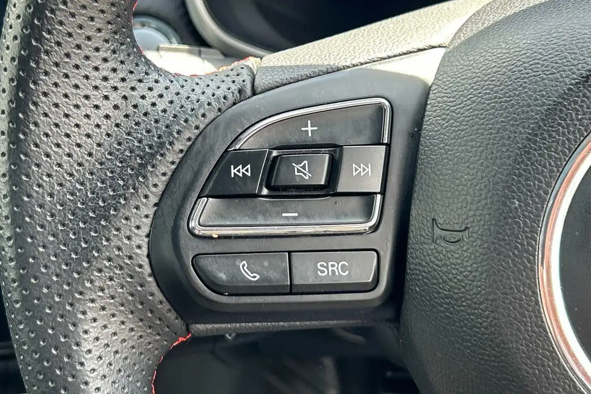 2022-mg-zs-suv-e-trophy-ev-176ps-big-10