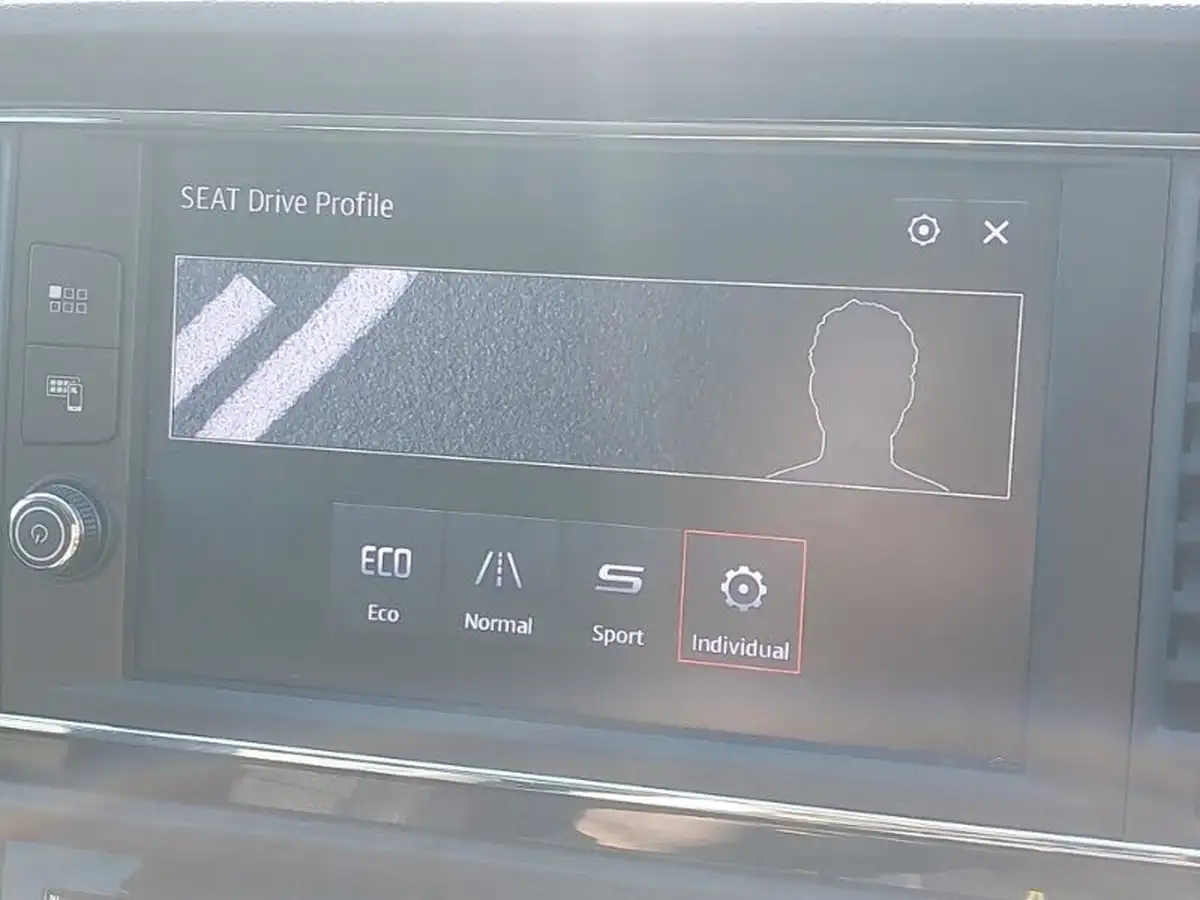 2020-seat-leon-15-tsi-evo-fr-black-edition-150ps-hatchback-big-13
