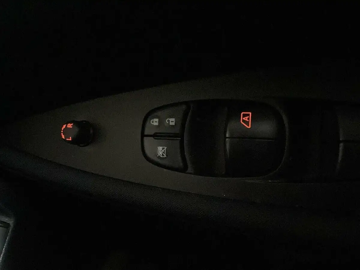 2022-nissan-leaf-e-acenta-39kwh-big-23
