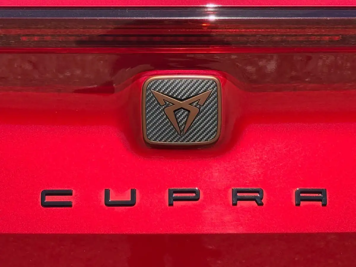 2021-cupra-formentor-14-e-hybrid-v2-big-43