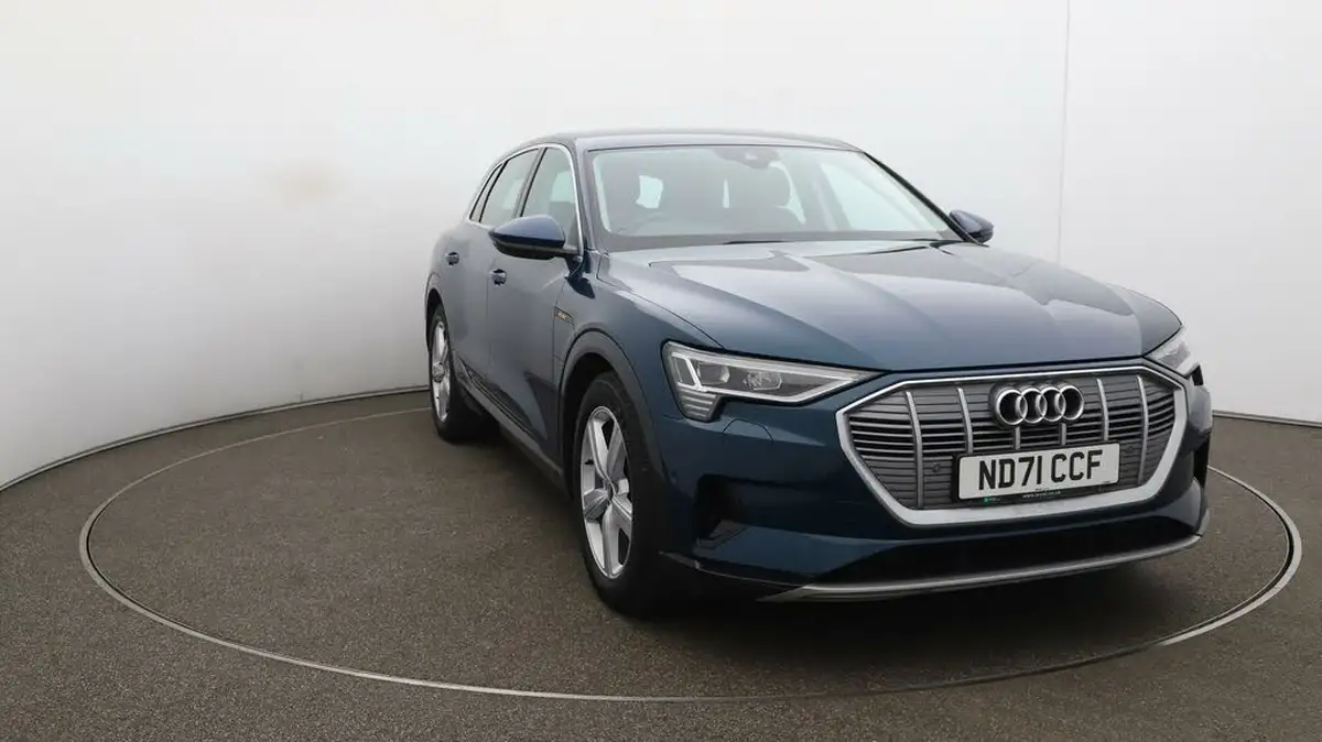 2021-audi-e-tron-50e-technik-station-wagon-big-60