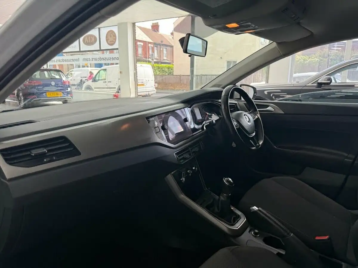 2021-volkswagen-polo-10-match-big-12
