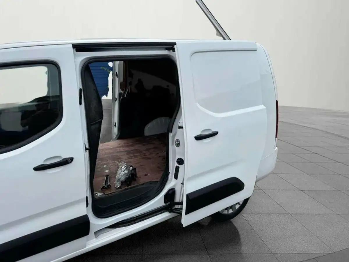 2020-vauxhall-combo-15cdti-sportive-2300-100pseu6d-t-l2h1-panel-big-9