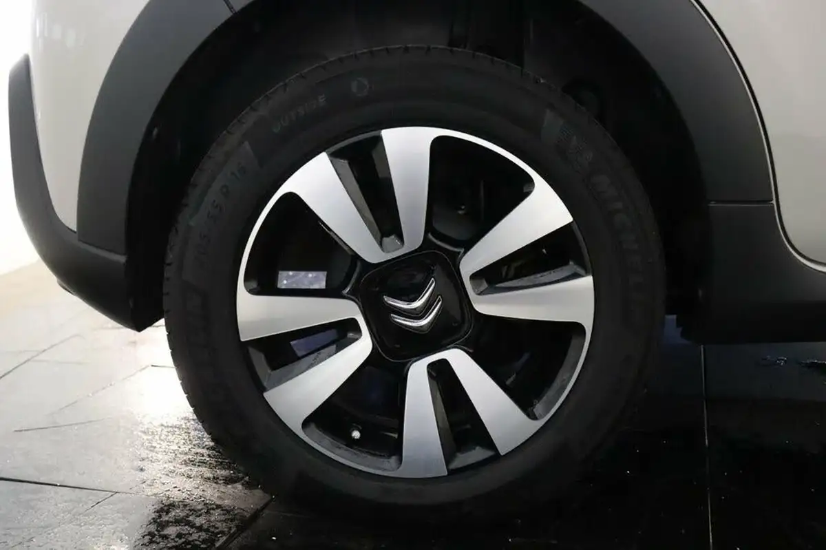 2023-citroen-c3-12-puretech-c-series-edition-83ps-ss-big-30