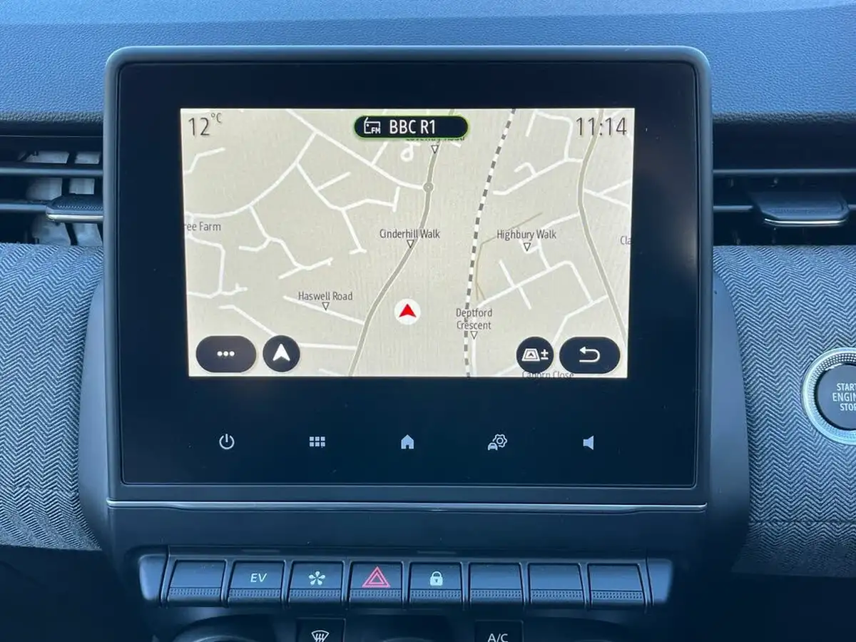 2024-renault-clio-16-techno-big-16