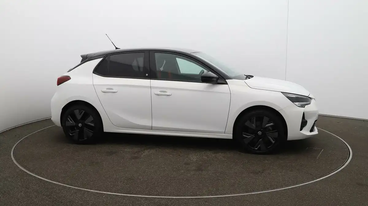 2022-vauxhall-corsa-e-sri-premium-big-39