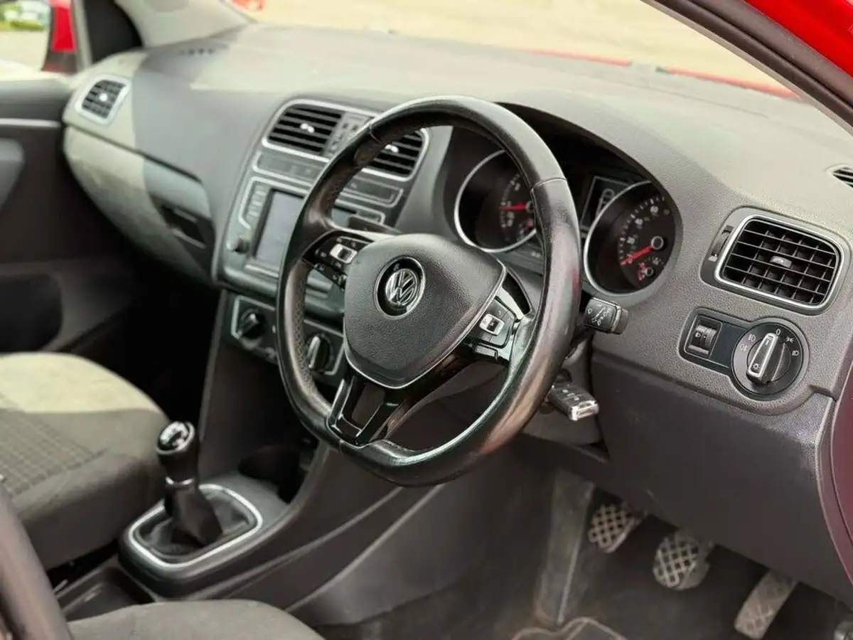2017-volkswagen-polo-10-match-60ps-ss-5d-big-7