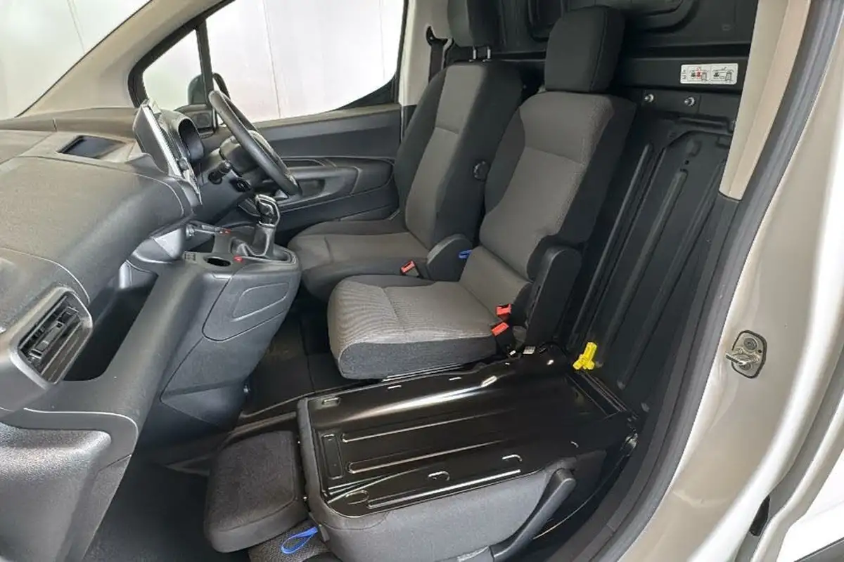2020-citroen-berlingo-15bluehdi-1000-enterprise-100pseu6dt-e-ss-panel-big-20
