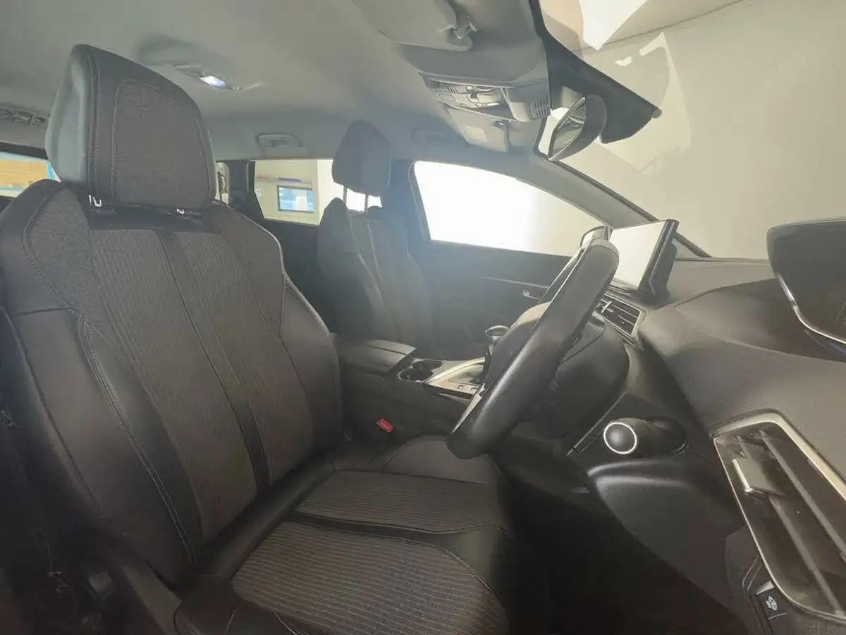 2021-peugeot-5008-suv-12-puretech-allure-big-17