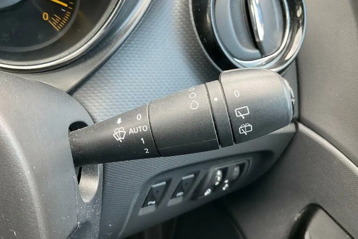 2016-renault-captur-15dci-dynamique-s-nav-90bhp-edc-auto-big-14