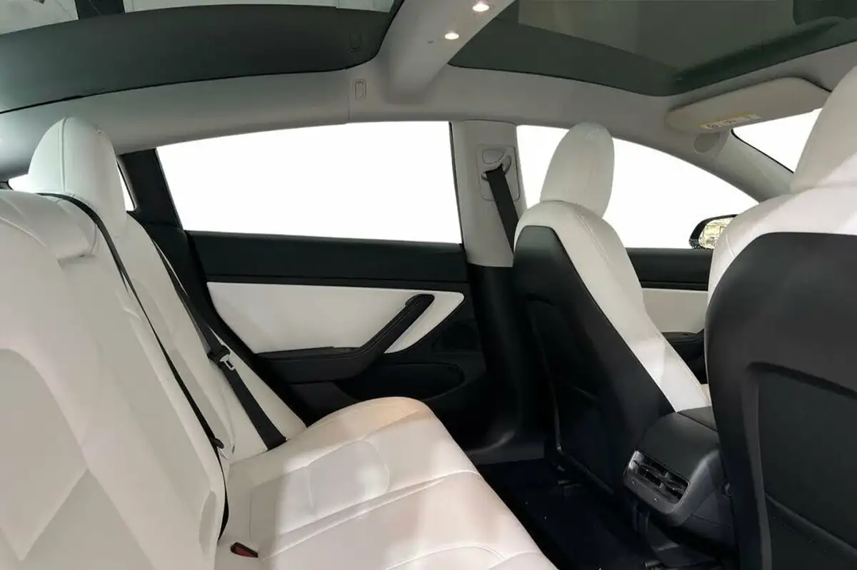 2020-tesla-model-3-e-long-range-big-9