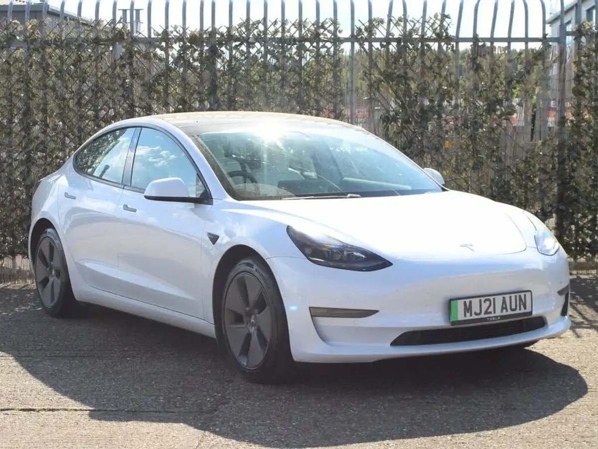 2021-tesla-model-3-e-long-range-4x4-big-1
