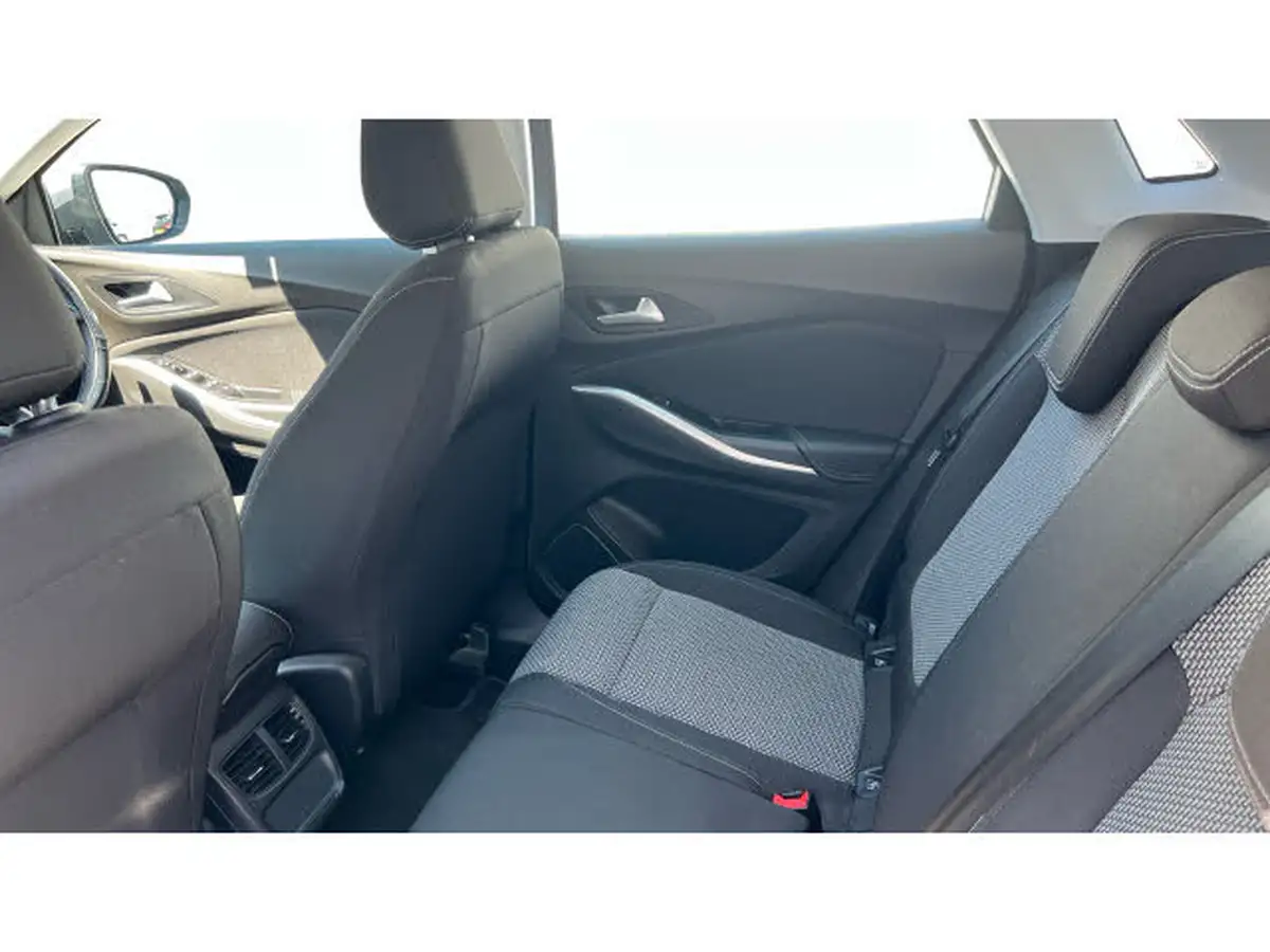 2020-vauxhall-grandland-x-12-se-big-15