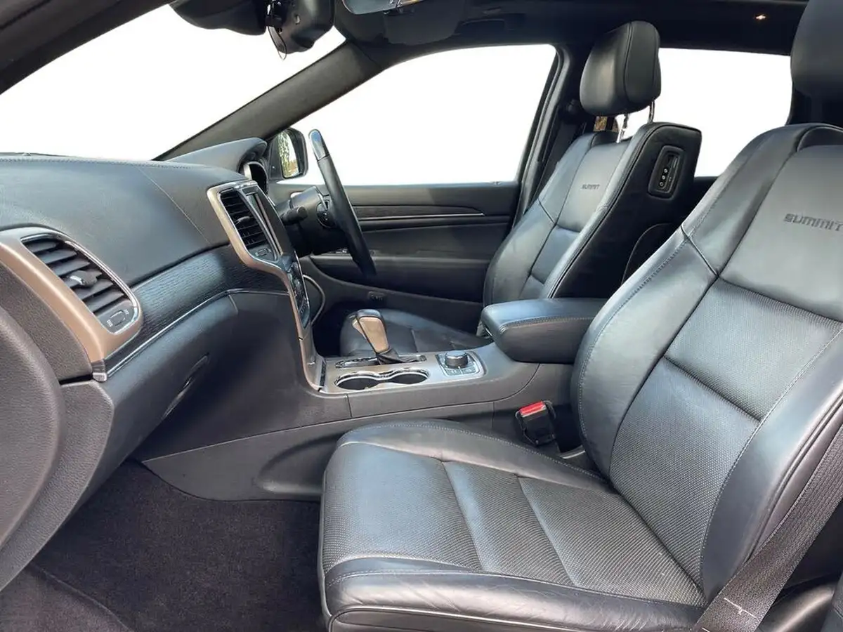 2017-jeep-grand-cherokee-30crd-summit-big-9