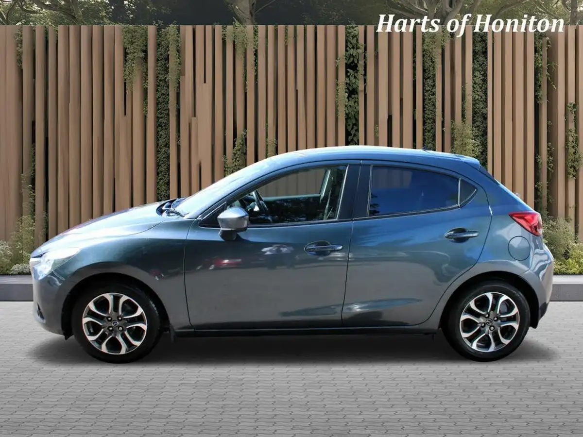 2016-mazda-mazda2-15-sport-nav-115ps-big-5