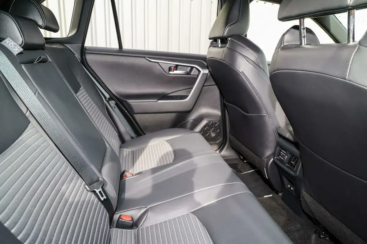 2021-toyota-rav4-25-vvt-i-black-edition-215bhp-big-12