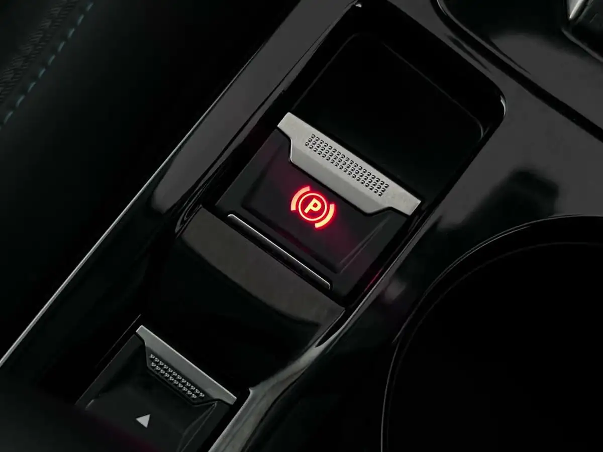 2022-peugeot-2008-suv-12-puretech-allure-premium-130bhp-eat8-big-41