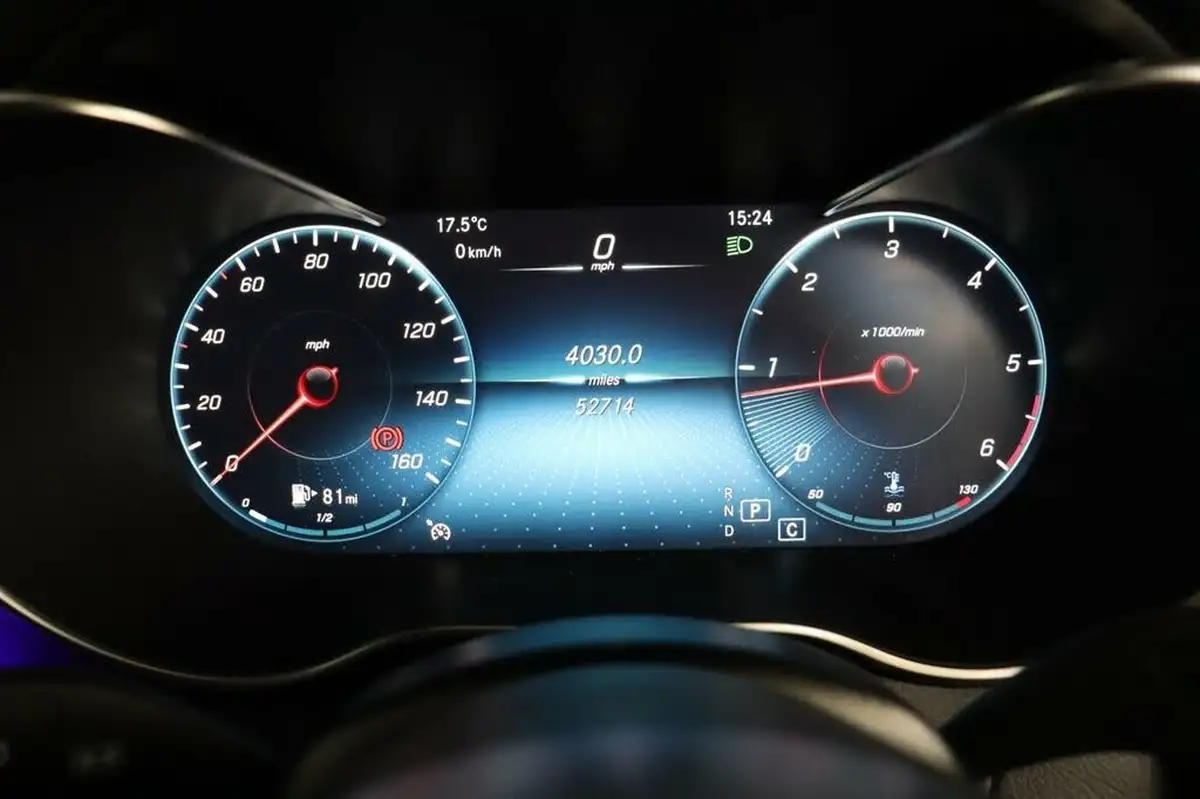 2021-mercedes-benz-c-class-20d-c220d-amg-line-edition-premium-estate-5d-big-31