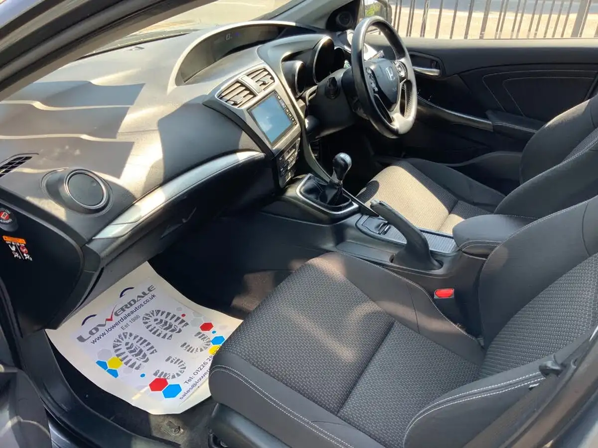 2016-honda-civic-14-i-vtec-se-plus-navi-big-7