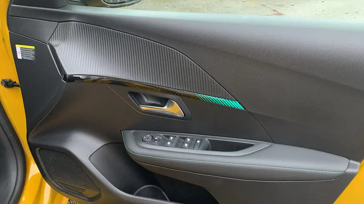 2023-peugeot-208-12-puretech-allure-premium-130ps-eat8-big-21