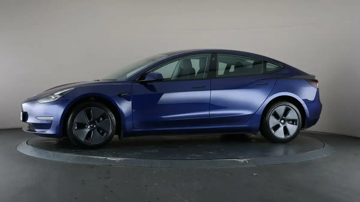 2021-tesla-model-3-e-long-range-awd-big-39