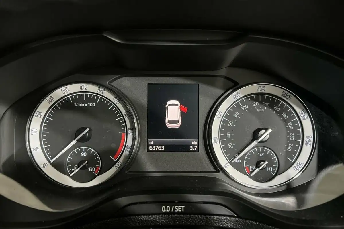 2018-skoda-karoq-20tdi-scr-se-l-big-10