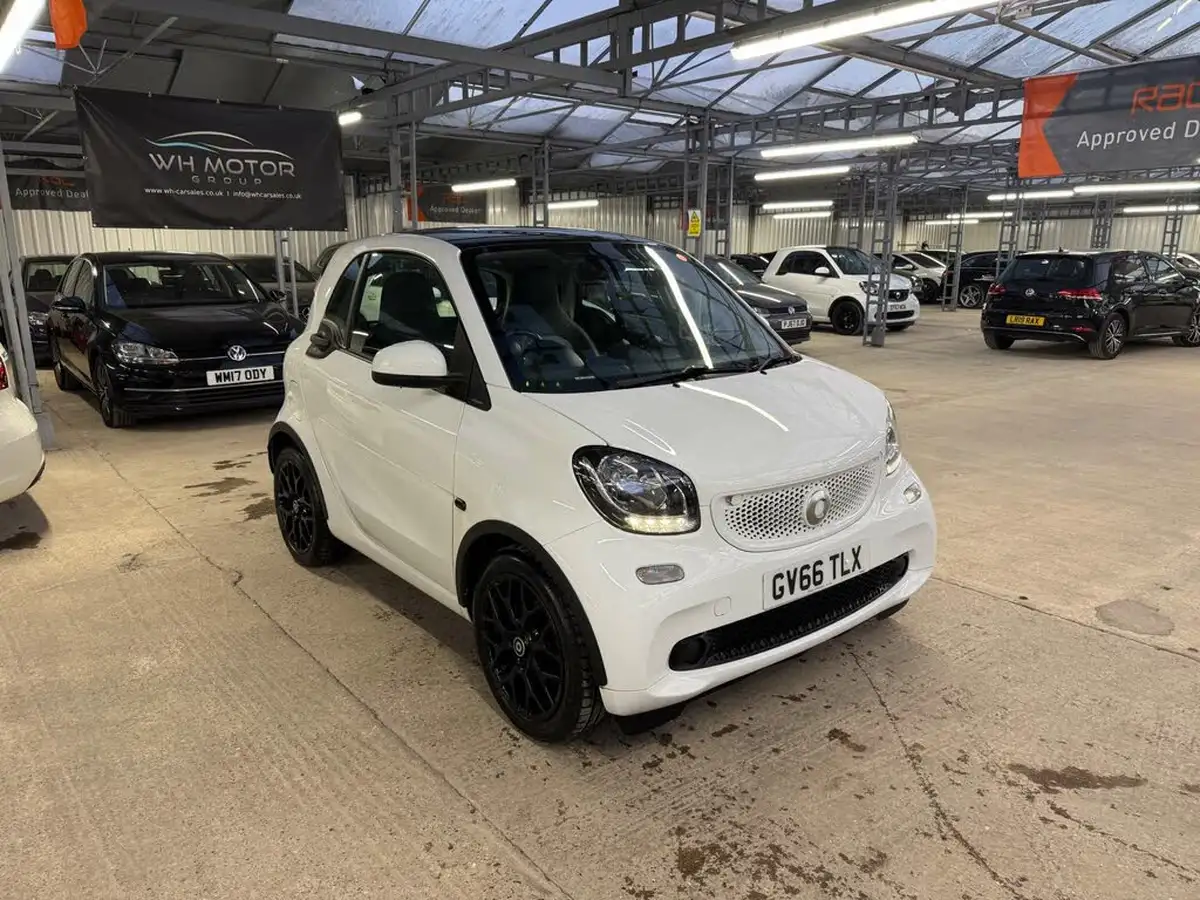2017-smart-fortwo-09-edition-white-big-2
