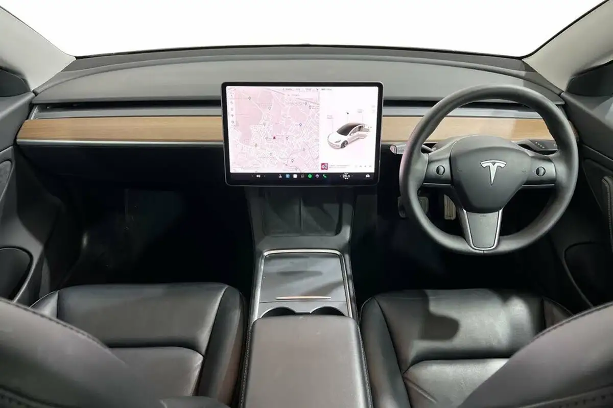 2020-tesla-model-3-e-long-range-big-9