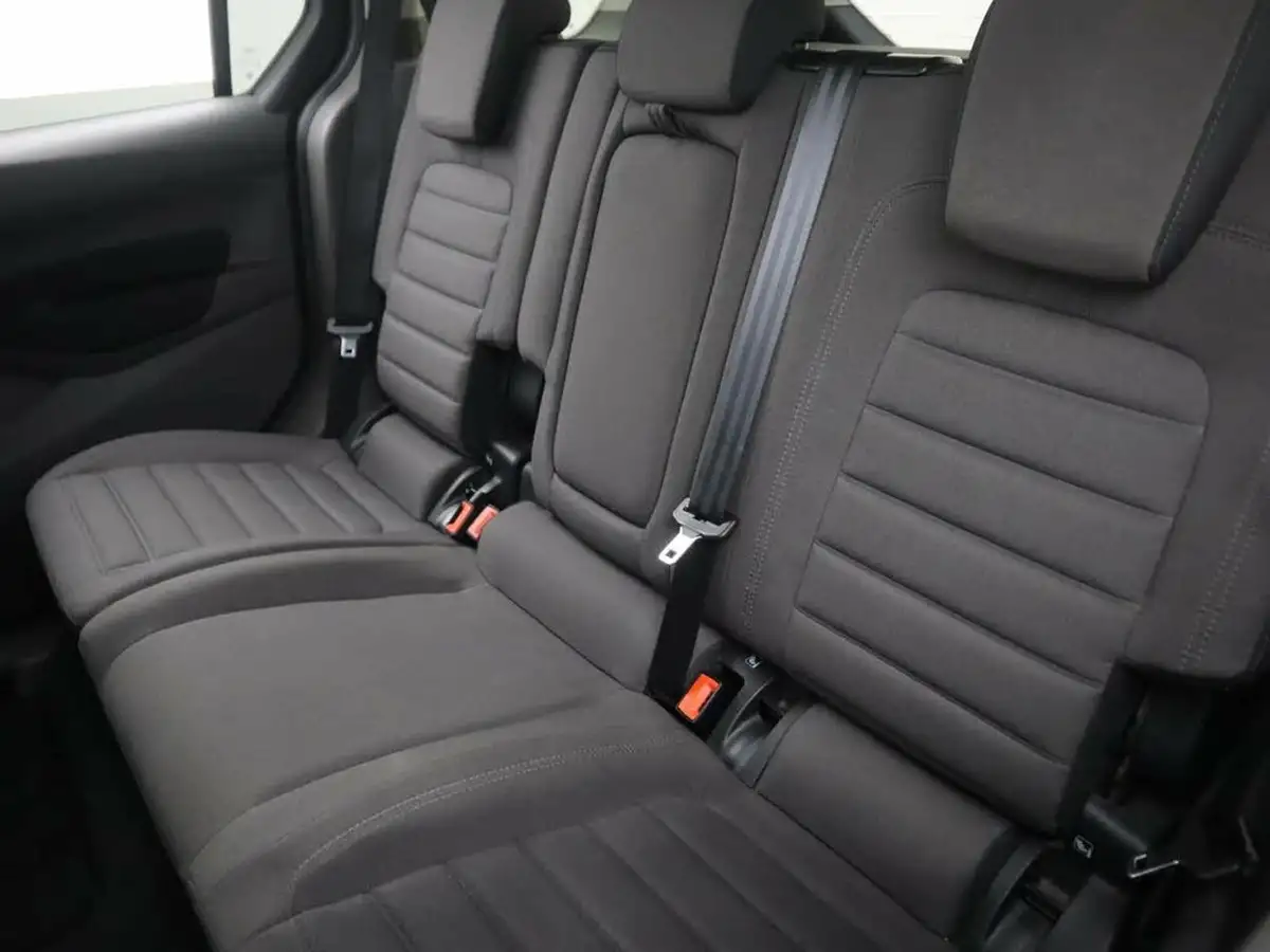 2022-ford-tourneo-connect-15-titanium-120ps-ecoblue-1499cc-powershift-big-9