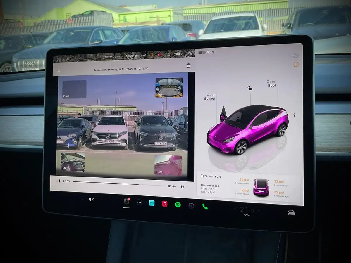 2022-tesla-model-y-e-long-range-big-32