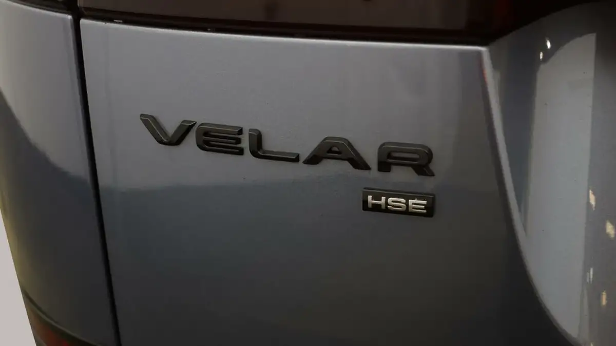 2022-land-rover-range-rover-velar-20-d200-r-dynamic-hse-big-19