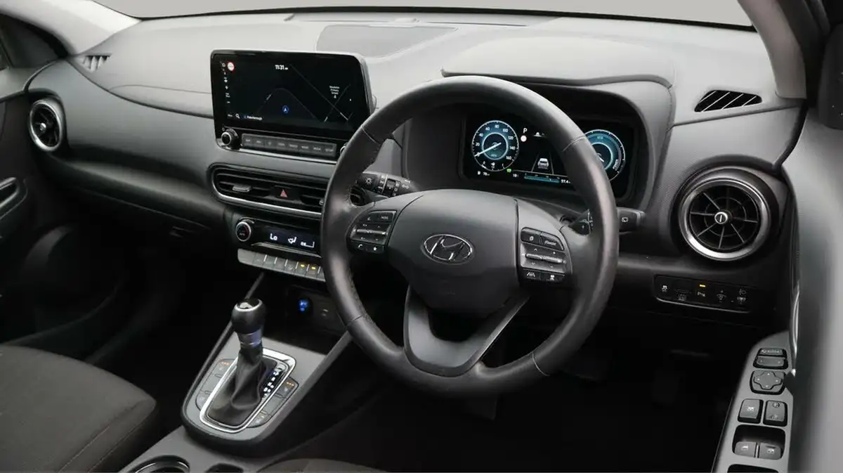 2022-hyundai-kona-16-gdi-premium-big-9