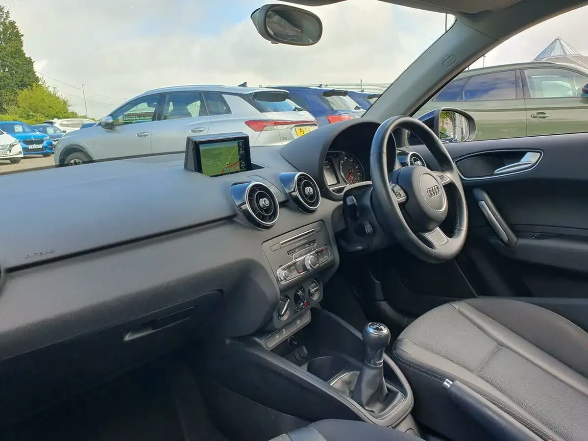 2018-audi-a1-14-tfsi-sport-nav-hatchback-3d-big-31