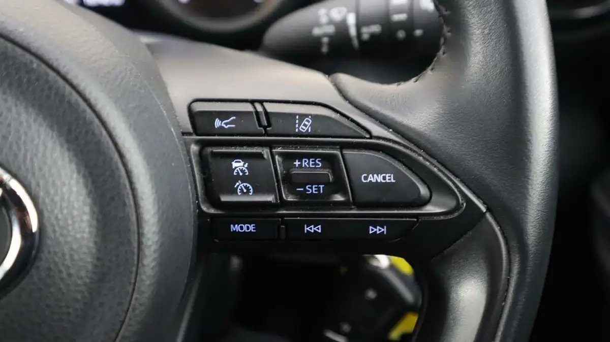 2023-toyota-yaris-15-vvt-i-design-big-22