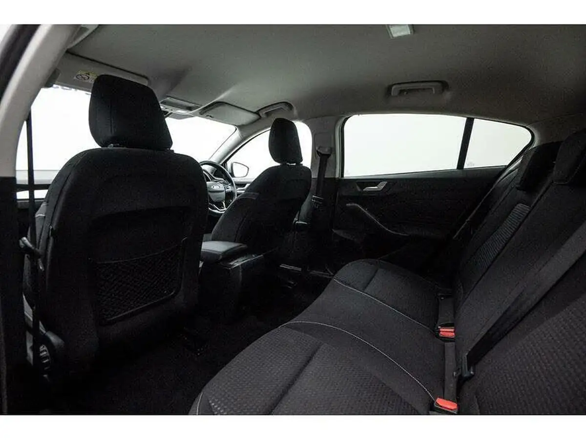 2019-ford-focus-10t-zetec-125ps-ss-hatchback-auto-big-35