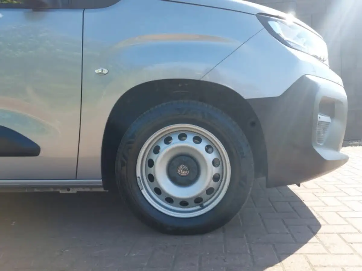 2024-peugeot-partner-15-bluehdi-professional-100pseu6d-big-12