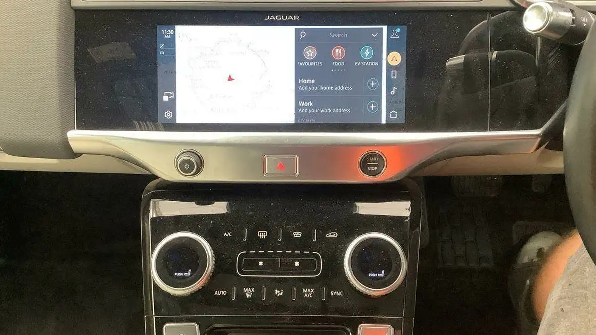 2021-jaguar-i-pace-ev400-black-big-9