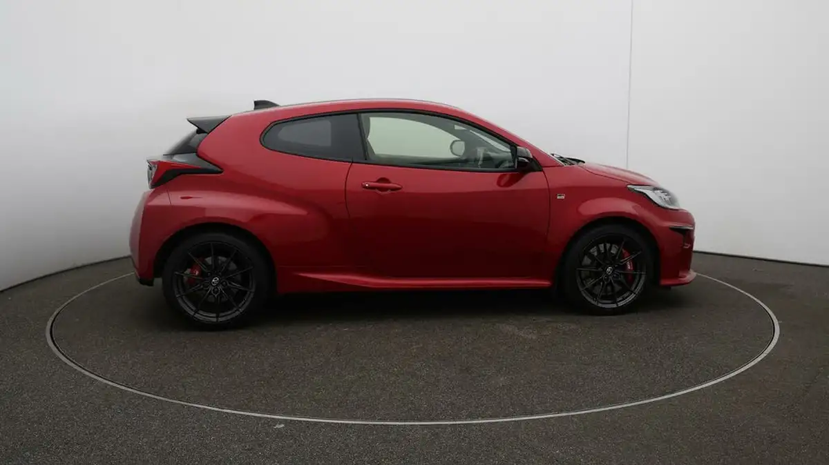 2022-toyota-yaris-16-gr-circuit-pack-big-44