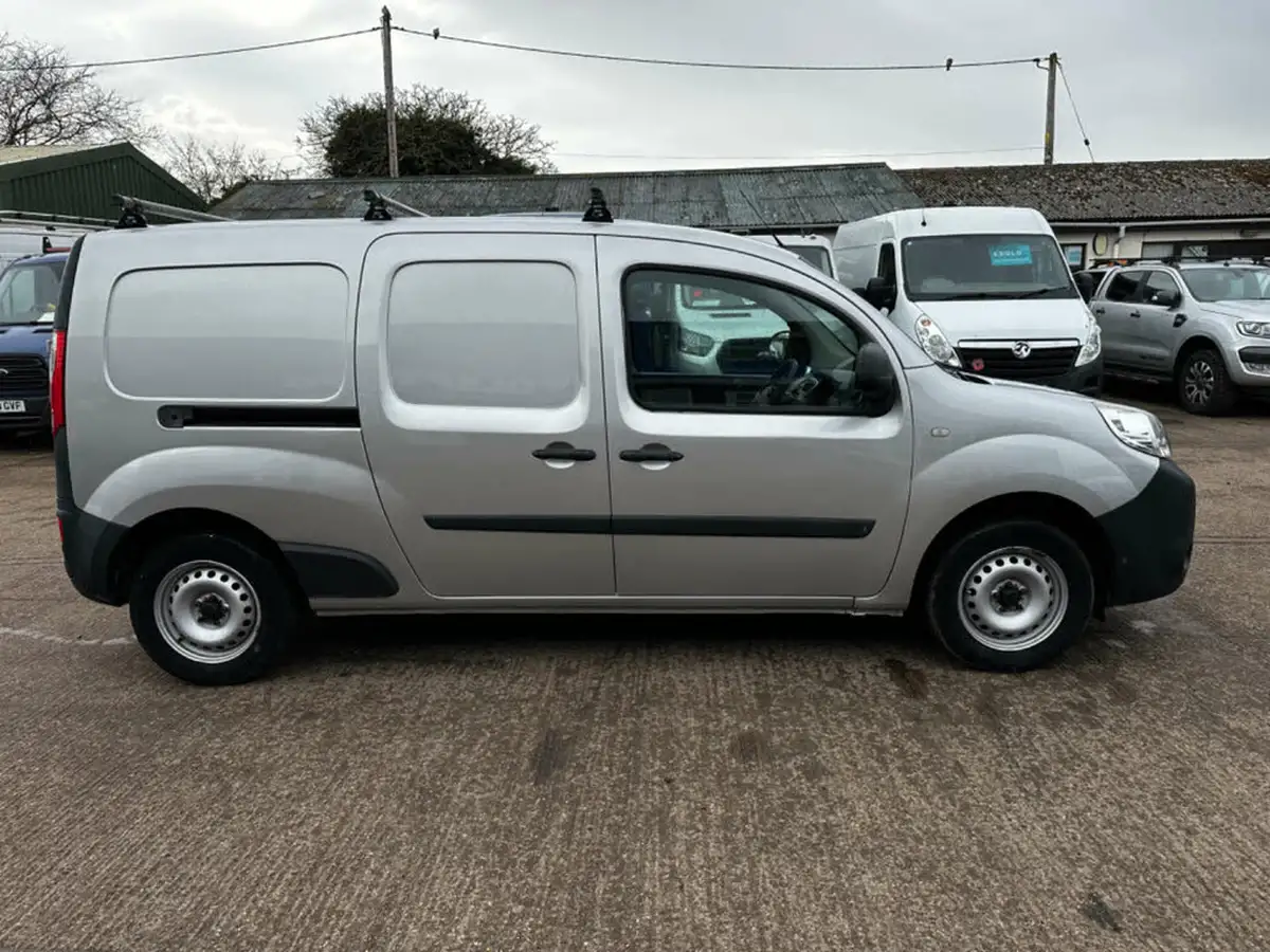 2016-renault-kangoo-maxi-15td-ll21-dci-90-maxi-business-panel-big-9