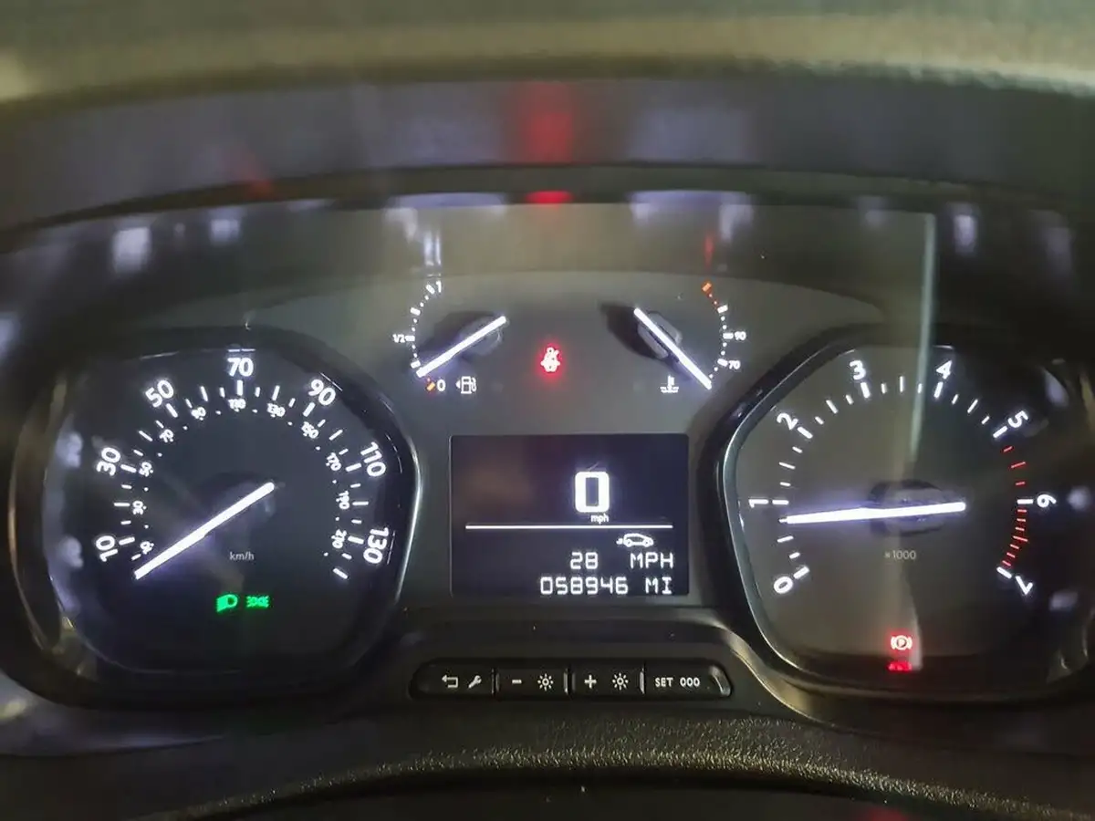 2022-toyota-proace-15d-icon-medium-big-17