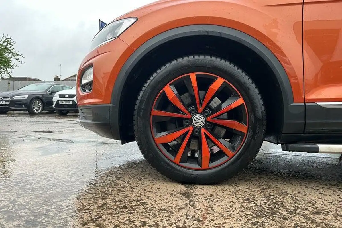 2018-volkswagen-t-roc-10-tsi-design-ss-big-7