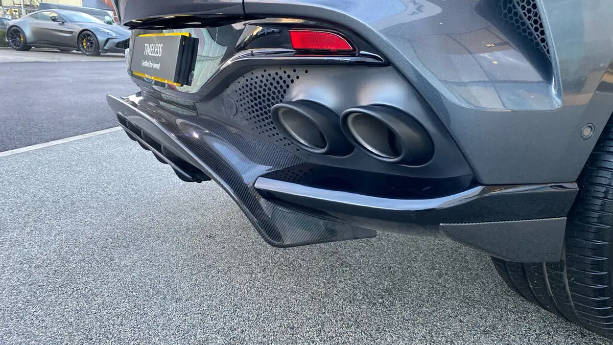 2024-aston-martin-dbx-40-v8-big-22