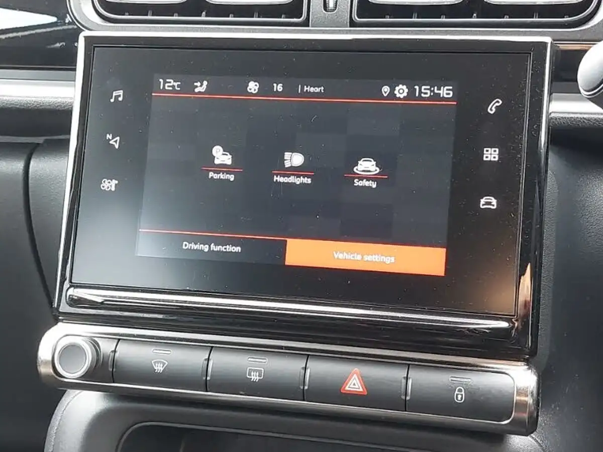 2024-citroen-c3-12-puretech-plus-110ps-eat6-big-13