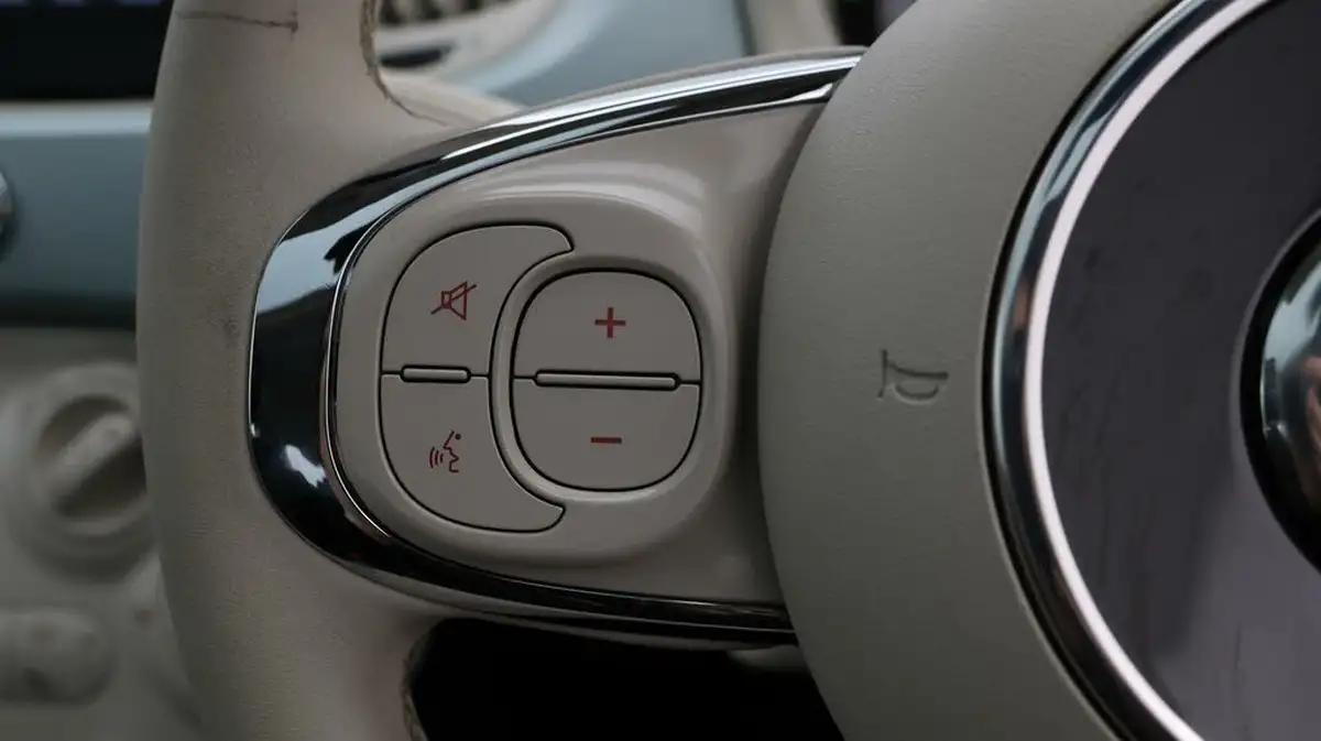 2023-fiat-500-10-big-24