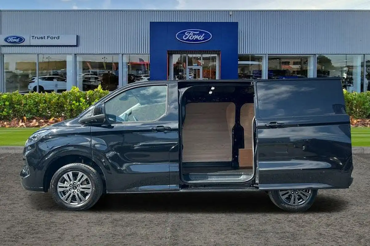 2024-ford-transit-custom-20tdci-280-l1h1-limited-136pseu6e-panel-van-1996cc-big-4