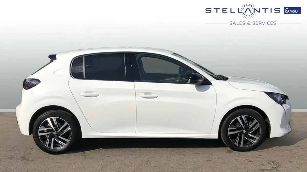 2023-peugeot-208-12-puretech-allure-premium-100ps-big-1