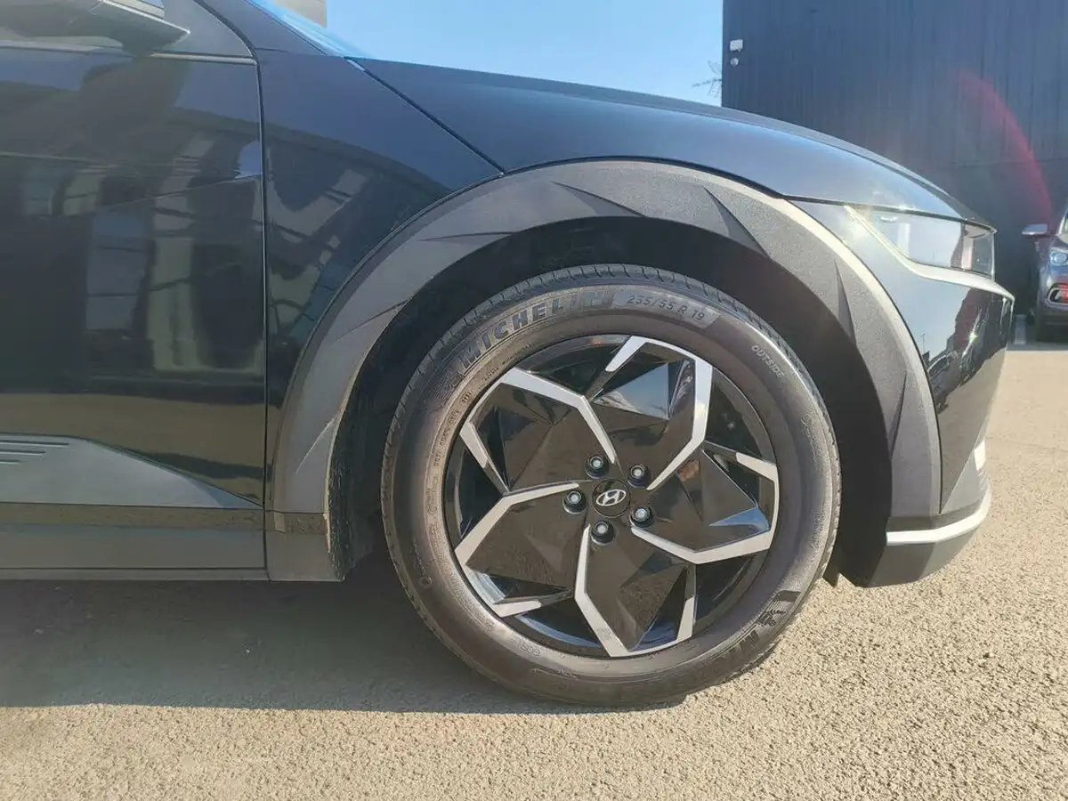 2022-hyundai-ioniq-5-e-se-connect-big-15