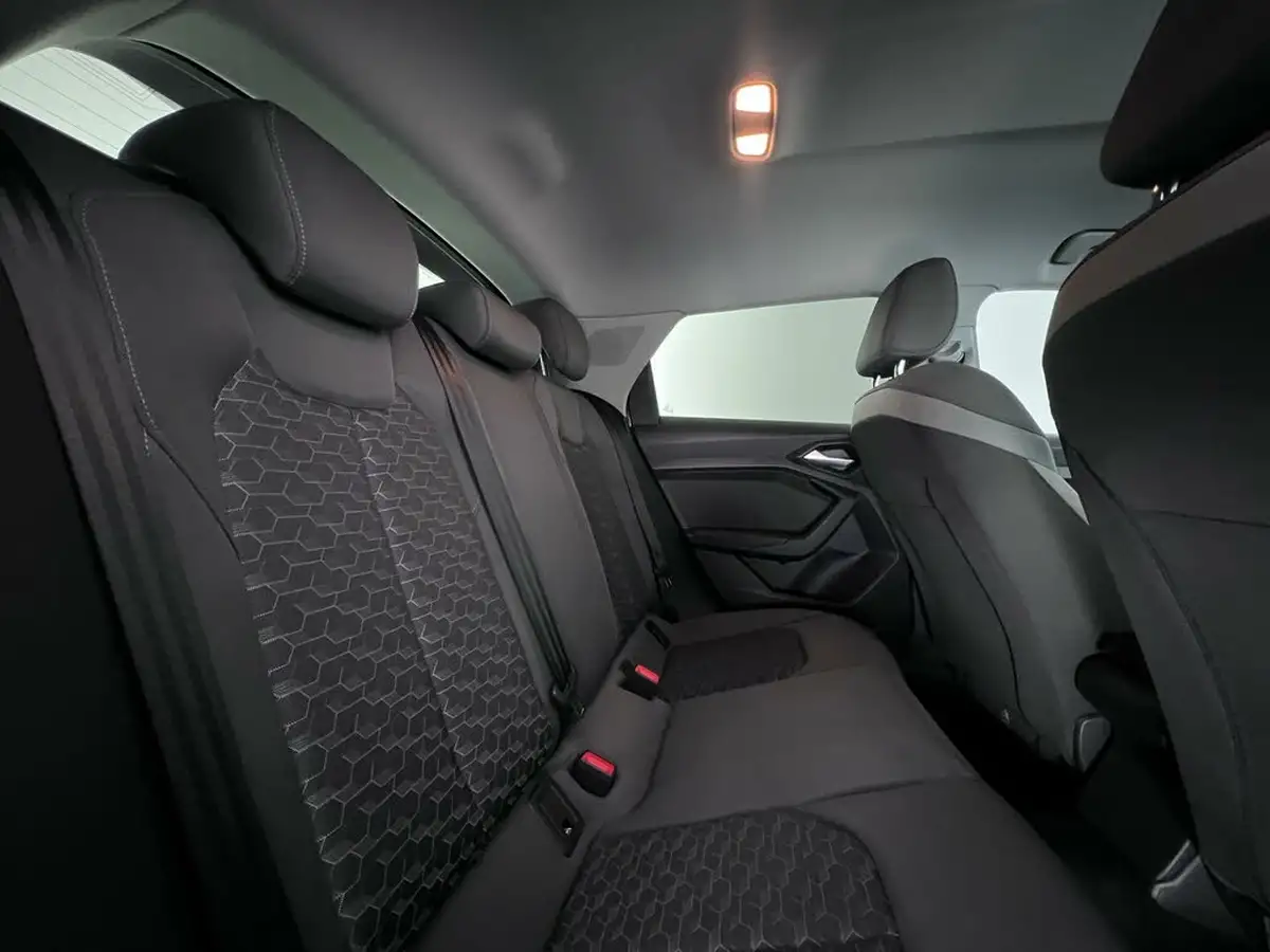 2019-audi-a1-10-30-tfsi-sport-big-12