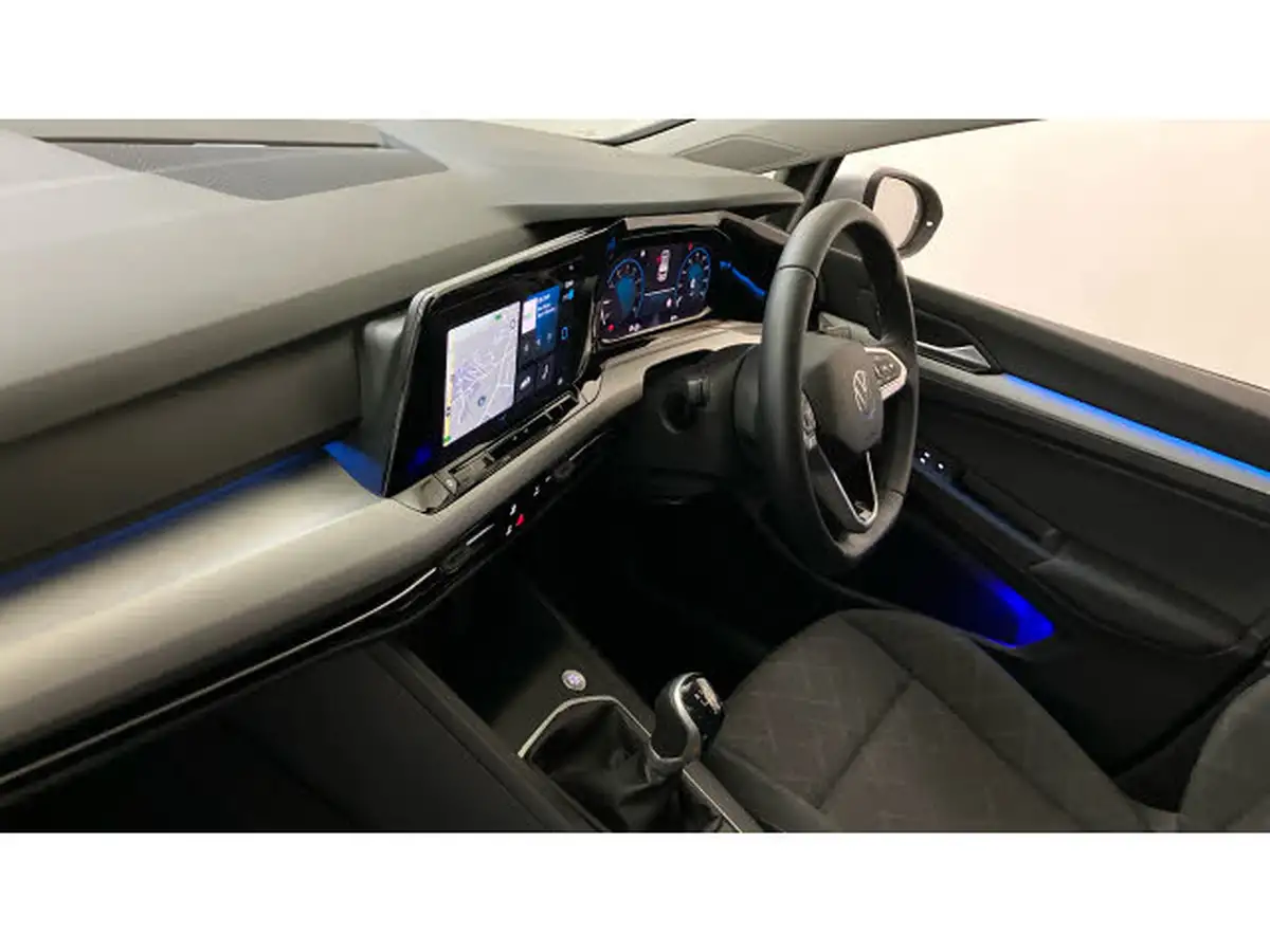 2023-volkswagen-golf-15-tsi-life-130ps-hatchback-big-1